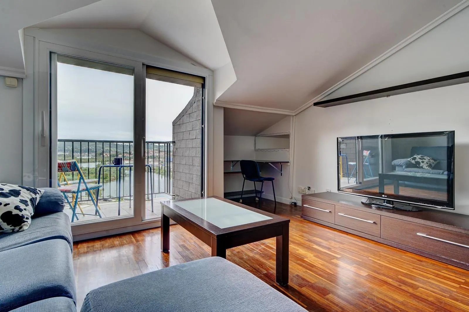 Apartmán Luminoso Atico Con Terraza, Irun, Parking, 4Pax