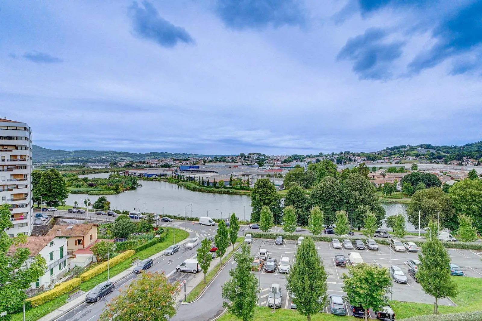 Apartamento Luminoso Atico Con Terraza, Irun, Parking, 4Pax  Irun