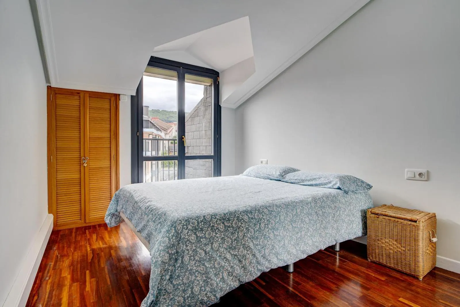 Apartamento Luminoso Atico Con Terraza, Irun, Parking, 4Pax España