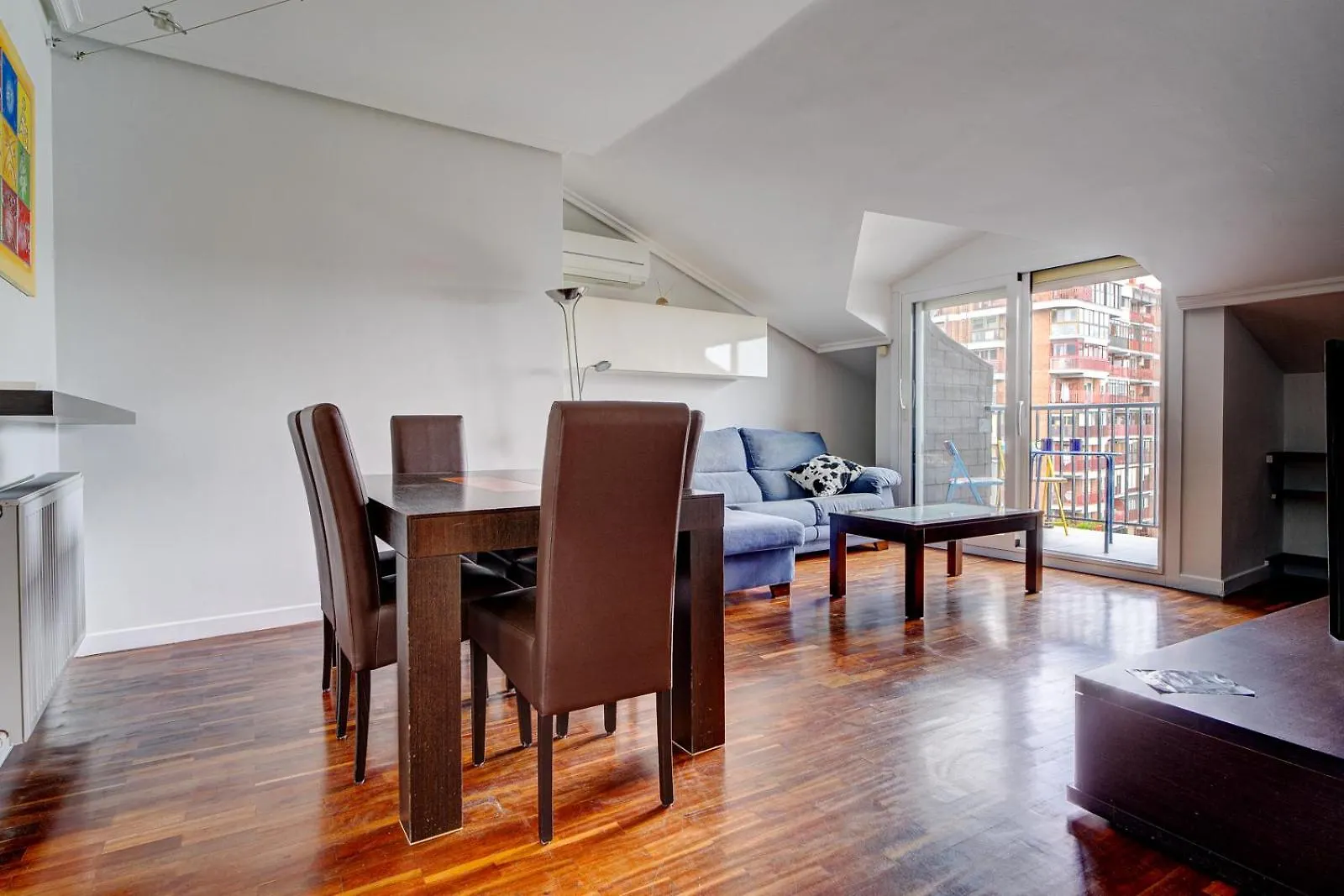 Apartamento Luminoso Atico Con Terraza, Irun, Parking, 4Pax