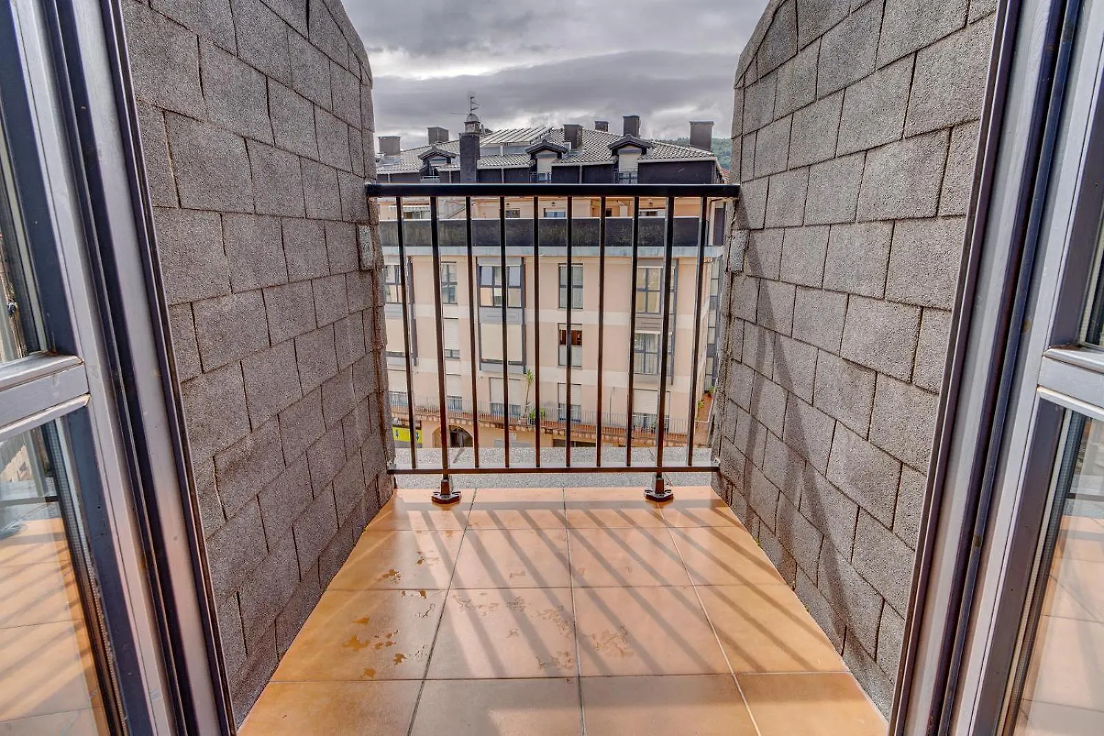 Apartamento Luminoso Atico Con Terraza, Irun, Parking, 4Pax
