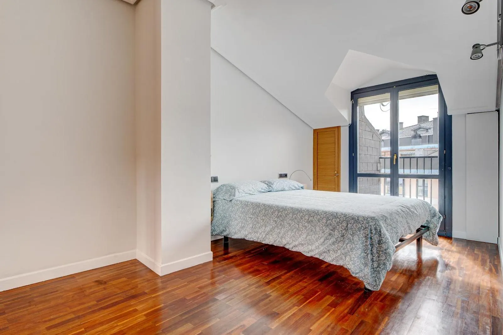 Apartamento Luminoso Atico Con Terraza, Irun, Parking, 4Pax Irun
